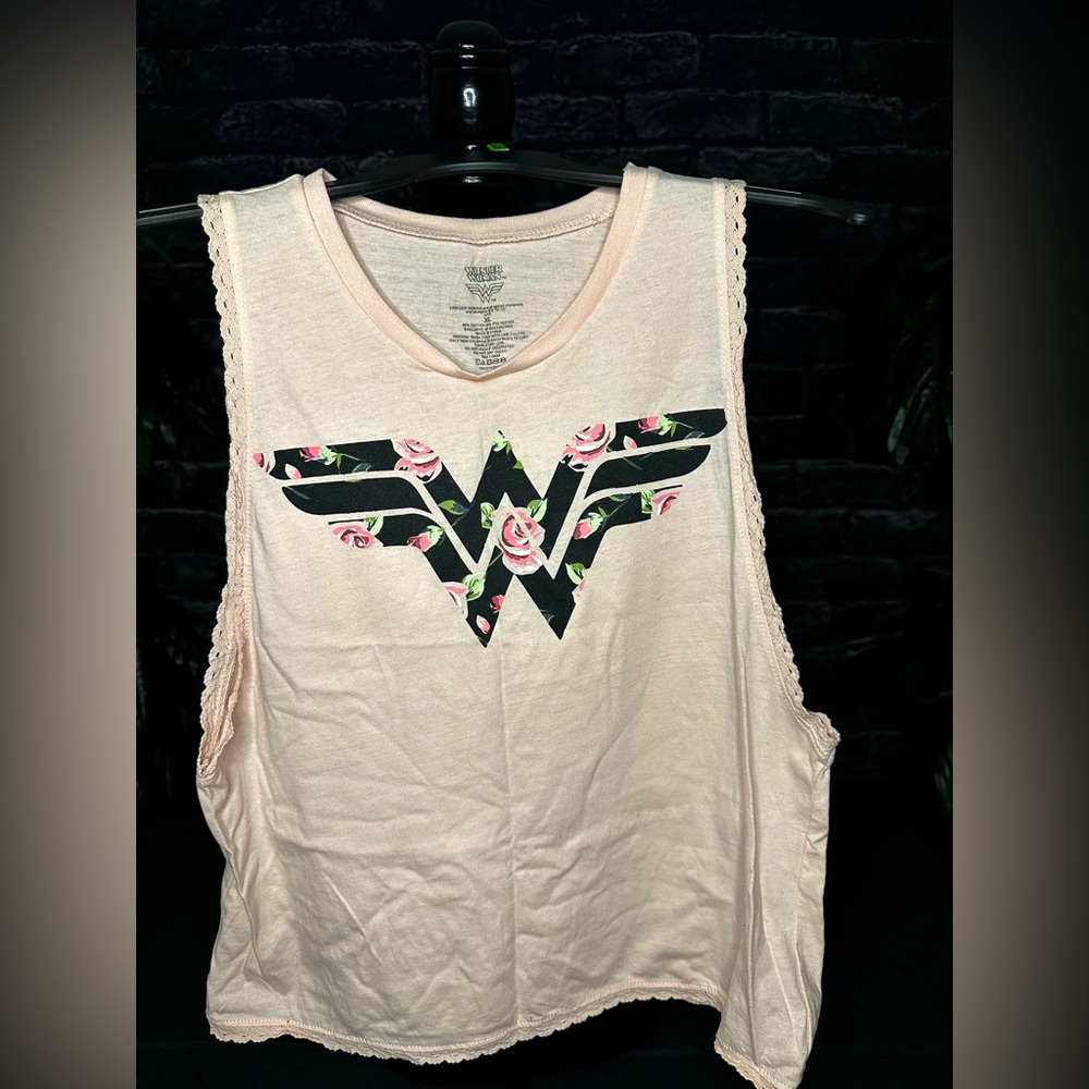Wonder Women Tank Top size XL